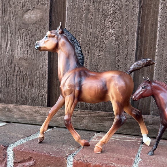 Breyer Trio of Brown and Chestnut Horse Figurines with White Markings - Picture 4 of 10